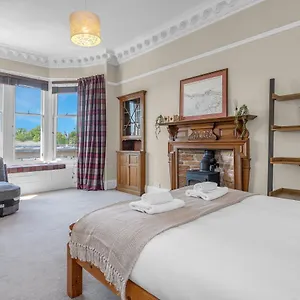 Marchmont Traditional Apartment Edinburgh